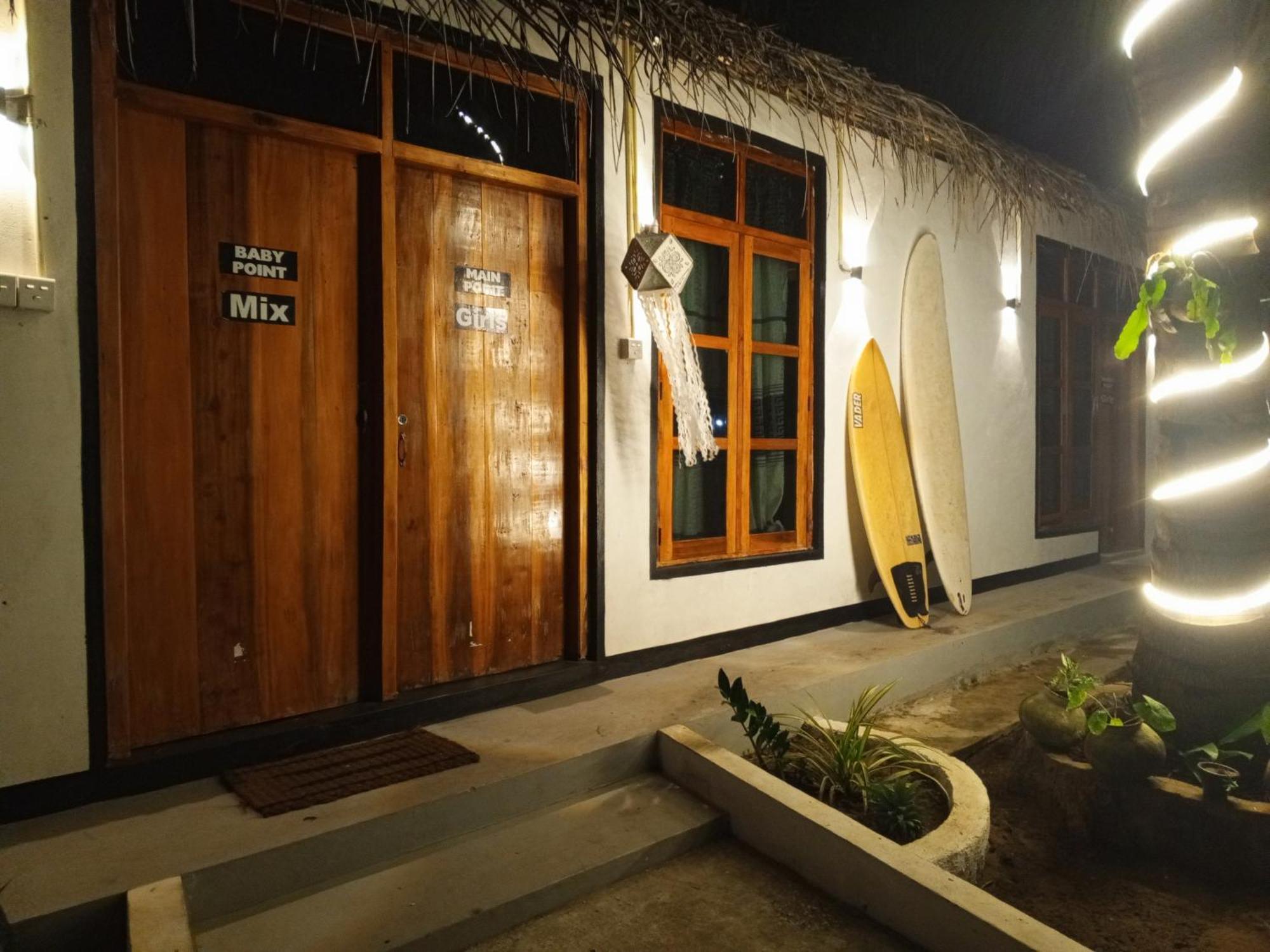 Surfing Lion Hostel Arugam Bay Exteriör bild