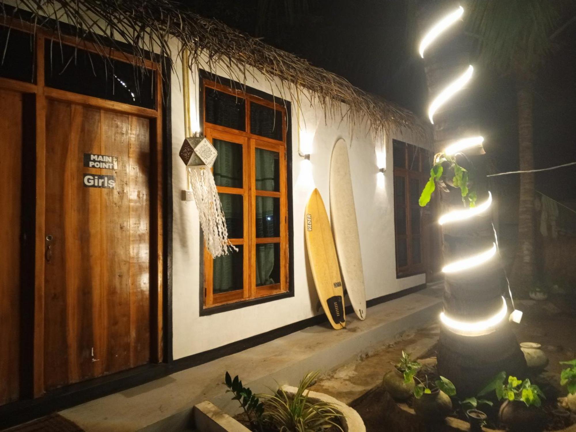 Surfing Lion Hostel Arugam Bay Exteriör bild